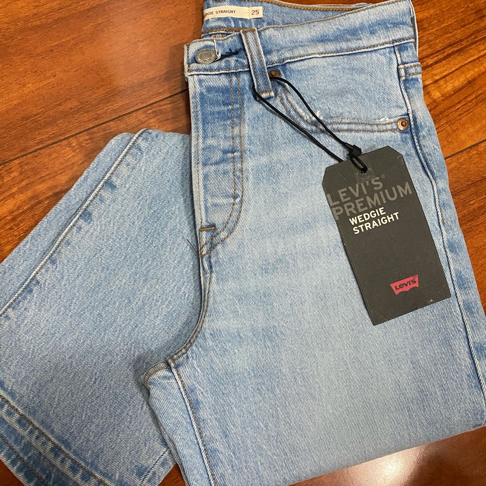 Levi's Wedgie Straight Jeans